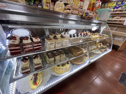 Panaderia y pasteleria la familia